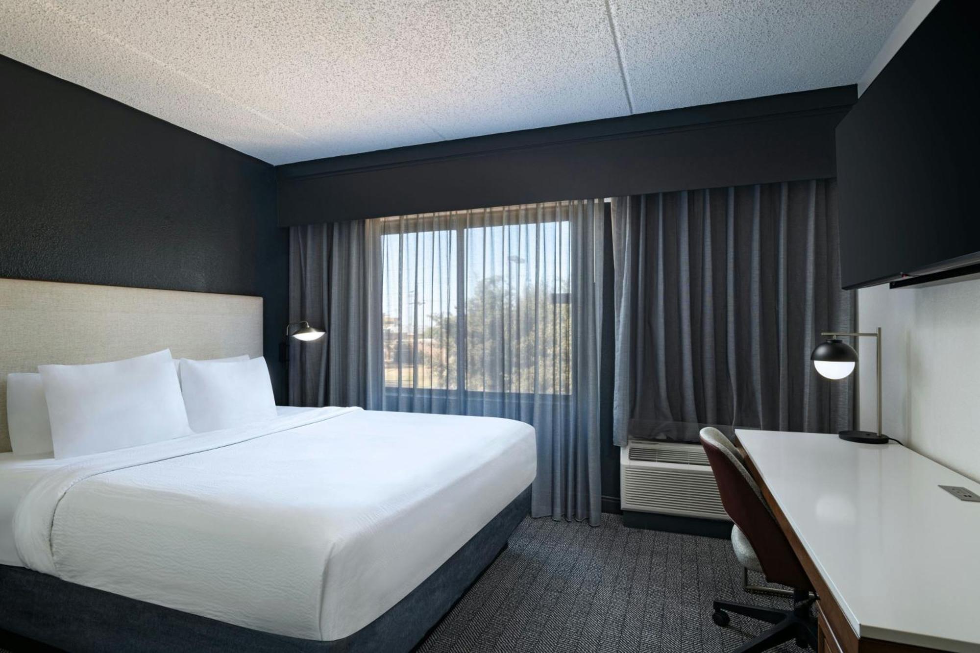 คอร์ทยาร์ด ลาเรโด Hotel ภายนอก รูปภาพ